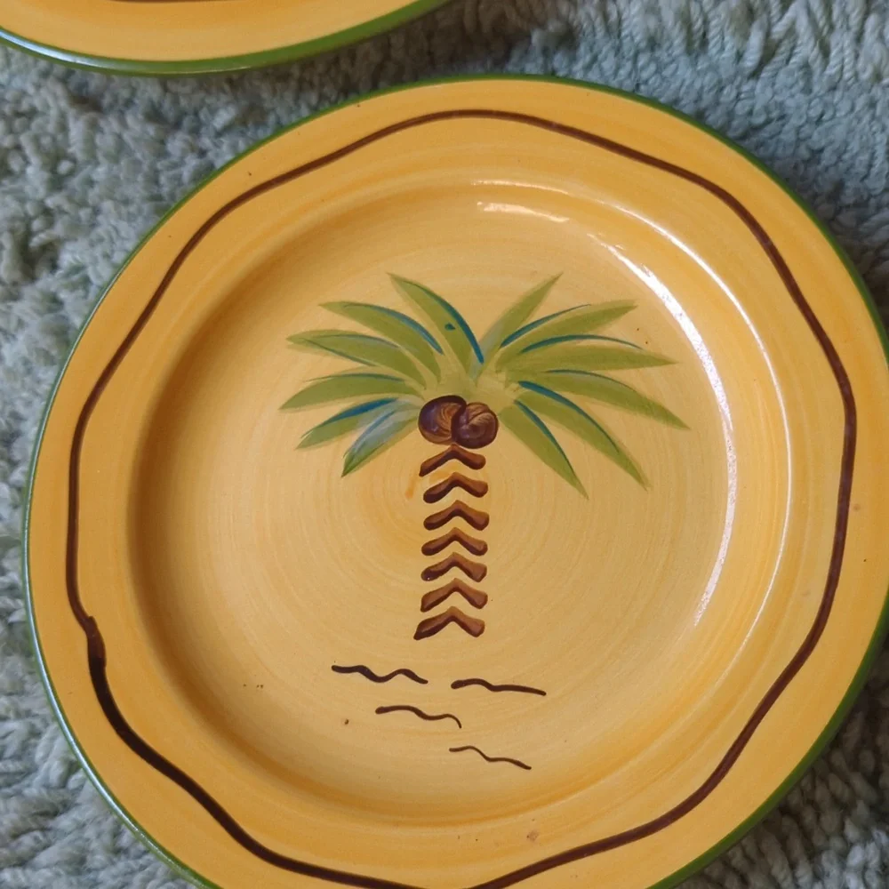 🆕 set of 4 island palm plates